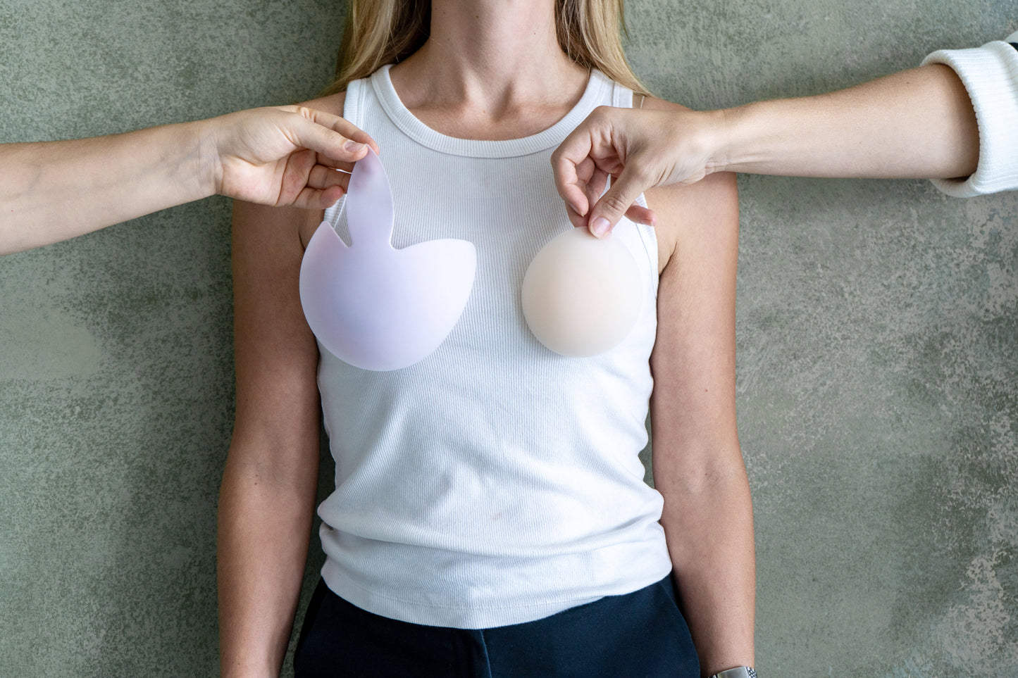 CHICAS: Nursing-Friendly Sticky Bra