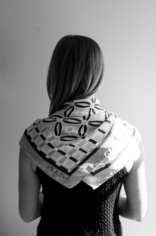 The Magnetic SilkSnap Scarf