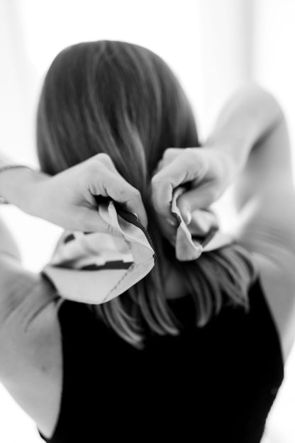 The Magnetic SilkSnap Scarf